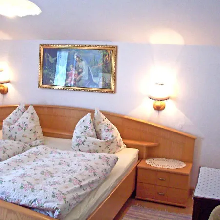 Haus Jennerwein Apartment